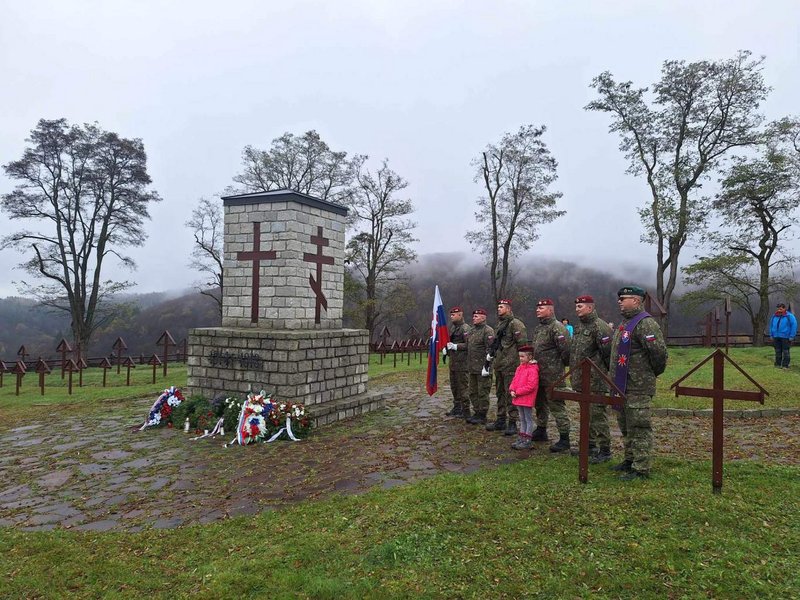 Zástupcovia Ozbrojených síl SR pri centrálnom pamätníku