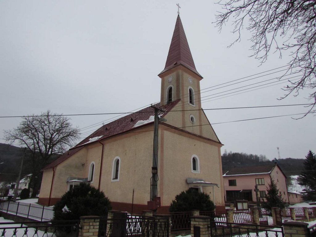 15 Severné a západné fasády kostola na fotografii z roku 2017, zdroj: Archív KPÚ Prešov
