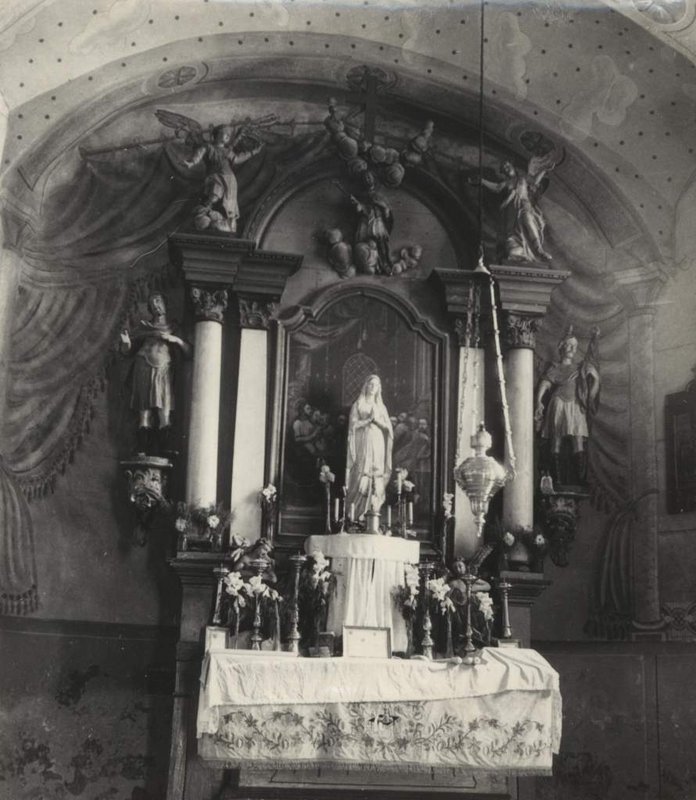 07 Hlavný oltár kostola na dobovej fotografii z roku 1954, zdroj: Archív KPÚ Prešov