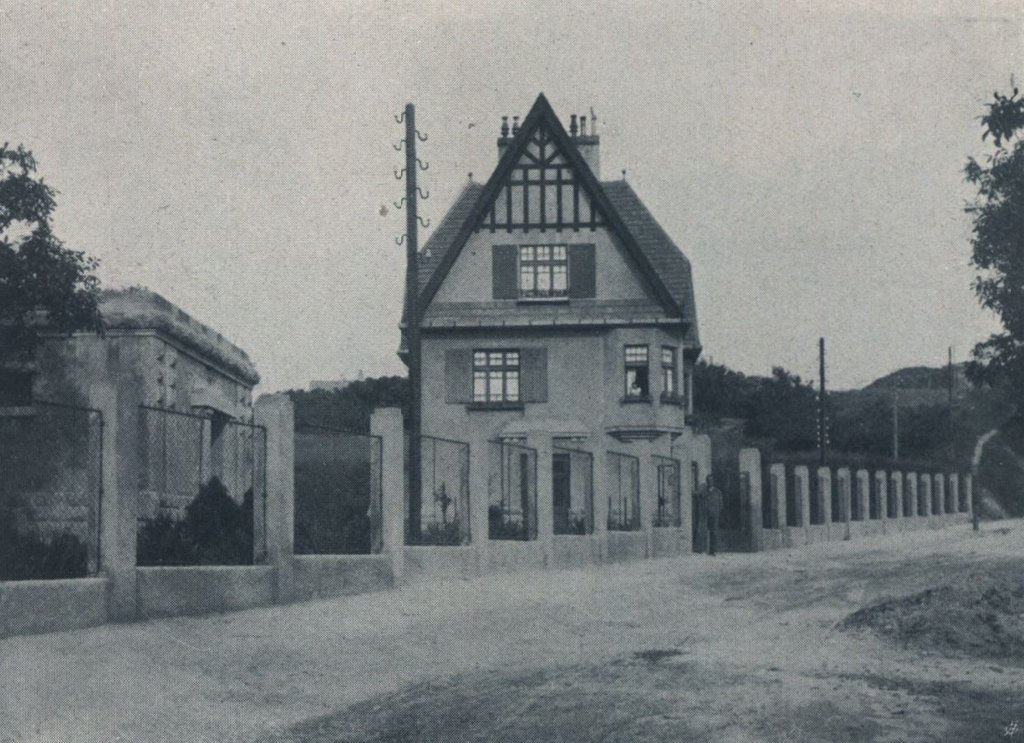 Prečerpávacia stanica v roku 1925 Zdroj: Zdroj: www.pammap.sk, súkromná zbierka pohľadníc Ladislava Kálmára, fond Neulingerovcov