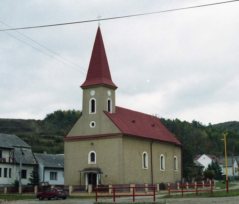 11 Exteriér kostola na dobovej fotografii z roku 1997, zdroj: Archív KPÚ Prešov